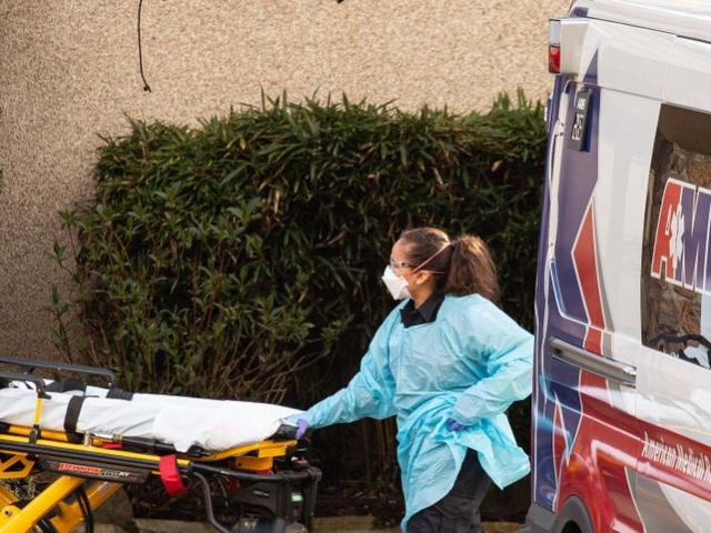 美国承认新冠死者误诊为流感！美国糊涂防疫半年