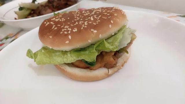 心理暗示:其实快乐很简单,只是你总是去盯着一些负面的事情