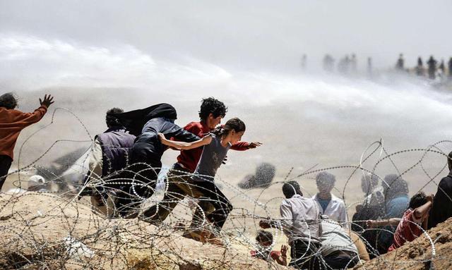 土耳其开放了边境，成千上万难民逃往欧洲，不测体温