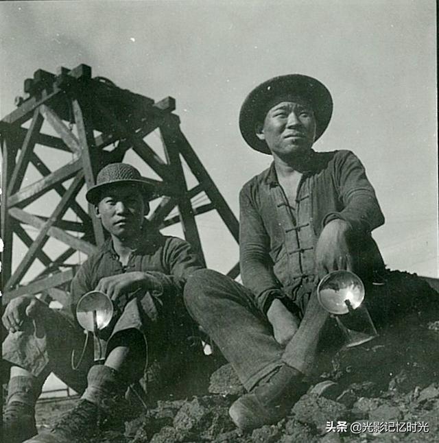 老照片：1941年河北邯郸磁县土法挖煤