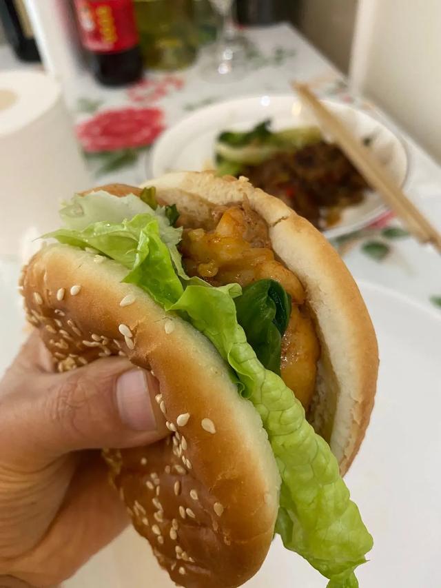 心理暗示:其实快乐很简单,只是你总是去盯着一些负面的事情